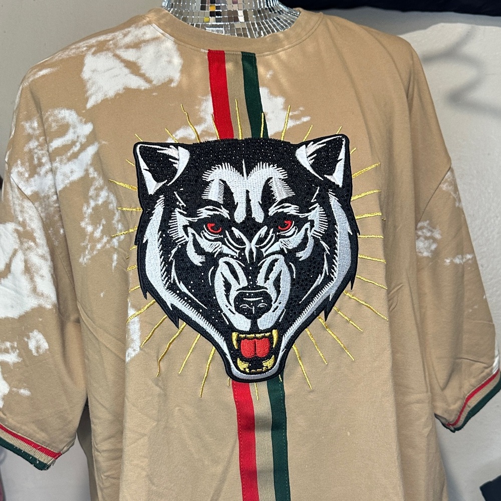 Beige Wolf Graphic Men's Shirt with Red & Green Stripes